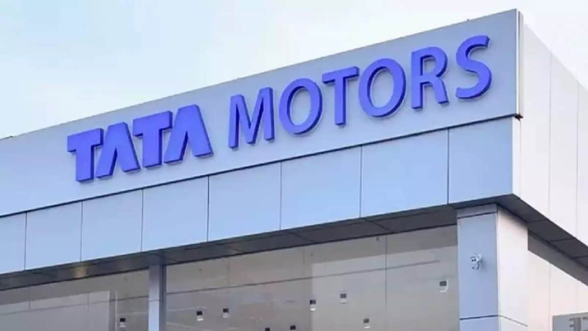 Tata Motors Shares Drop 3% Ahead Of Q2 Earnings Announcement
