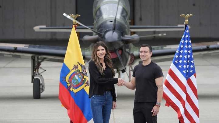 Ecuador prevé tener dos bases de Estados Unidos en su territorio si se aprueba la reforma constitucional en el referendo de este domingo