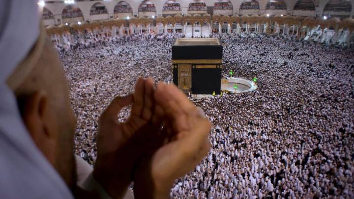 Saudi Bus Tragedy Puts Spotlight On Umrah: What The Pilgrimage Means, How It Differs from Haj