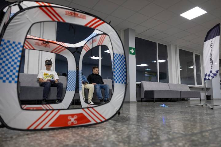 Clases de drones para niños: la última iniciativa de Lituania para hacer frente a la amenaza rusa