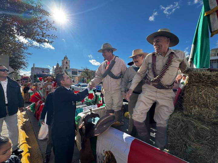 Participa SSPE en el Desfile Cívico por el Aniversario de la Revolución Mexicana