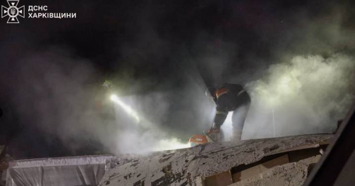 Zelenski denuncia que Rusia lanzó 450 drones y 45 misiles contra Ucrania