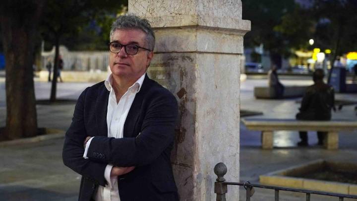 Álvaro García enseña el camino de regreso a la poesía