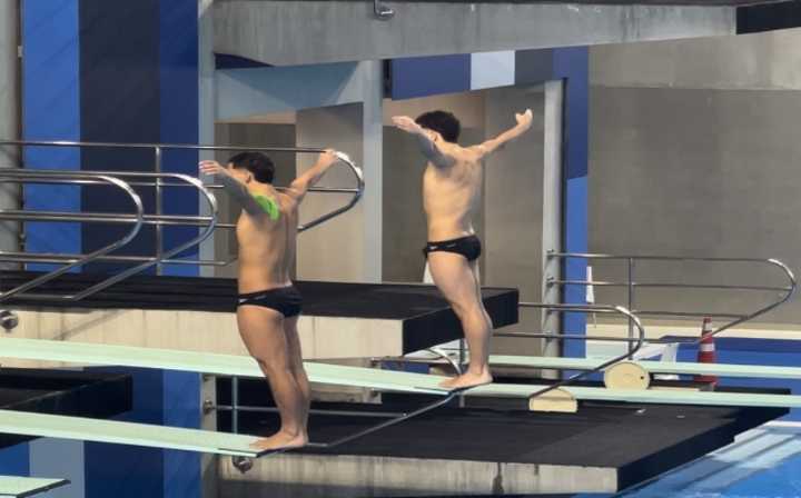 Clavadistas venezolanos logran medalla de oro y plata durante su debut en Lima