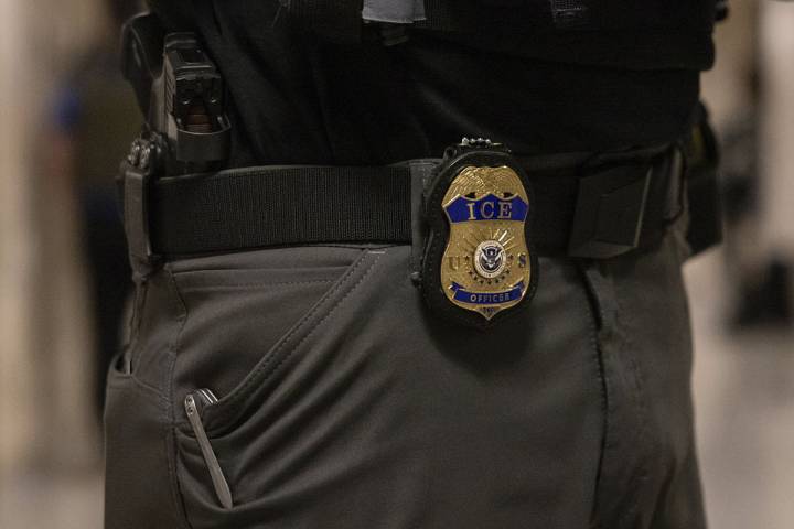 Actriz nativa americana está indignada tras ser detenida durante un operativo de ICE