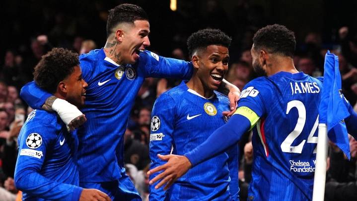 Chelsea beats 10-man Barcelona 3-0 as Guardiola's much-changed City loses in Champions League