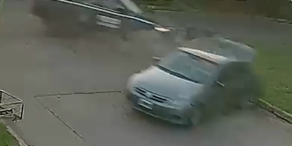 El impactante final de una persecución a dos delincuentes que circulaban en un auto robado