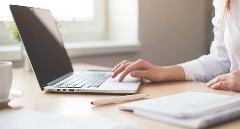 Trabajos secundarios con demanda en 2026 para aumentar tus ingresos: desde virtuales hasta al aire libre