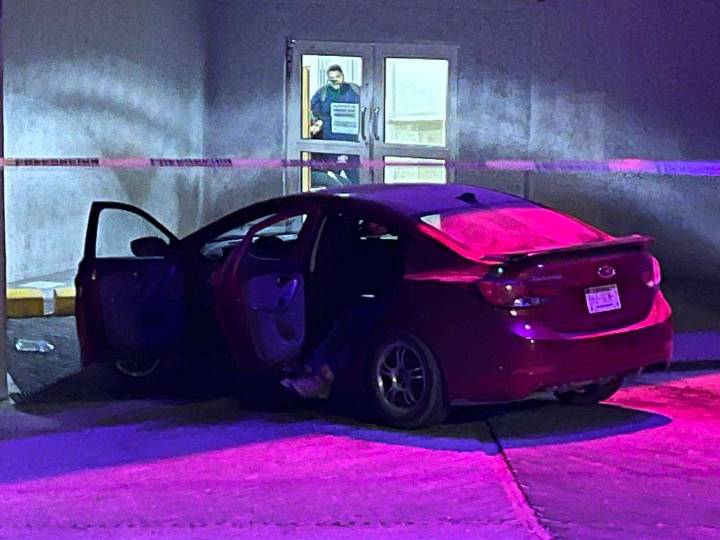 Muere atacado a balazos mientras reparaba su vehículo