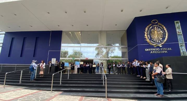 Arequipa: Trabajadores del Ministerio Público anuncian huelga indefinida si no hay mejoras laborales (VIDEO)