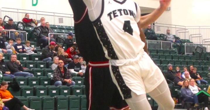 Tetons improve to 6-1 with home wins in consecutive days