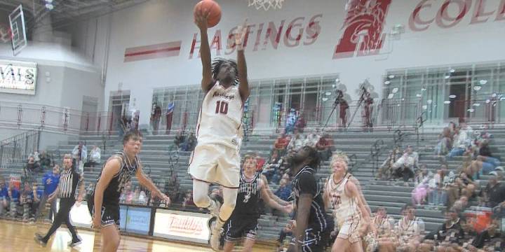 Hastings College women win, men lose to Dakota Wesleyan