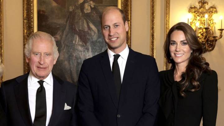 El comentario "inapropiado" que hizo el rey Carlos III sobre el compromiso de Kate Middleton y el príncipe William