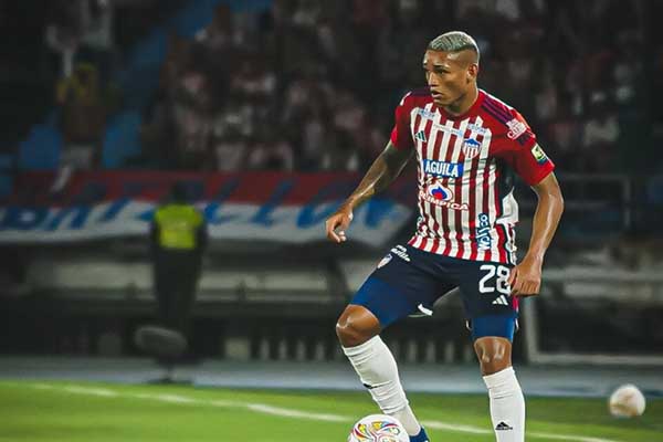 Jermain Peña volvería a la titular del Junior frente al América