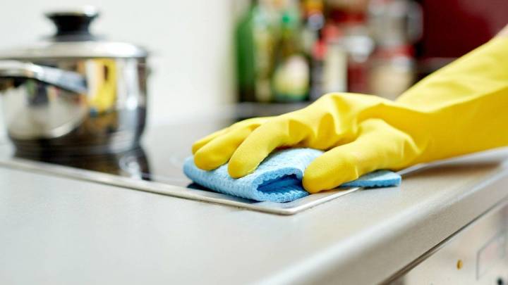 ANMAT prohibió todos los productos de limpieza de una misma marca: de cuál se trata