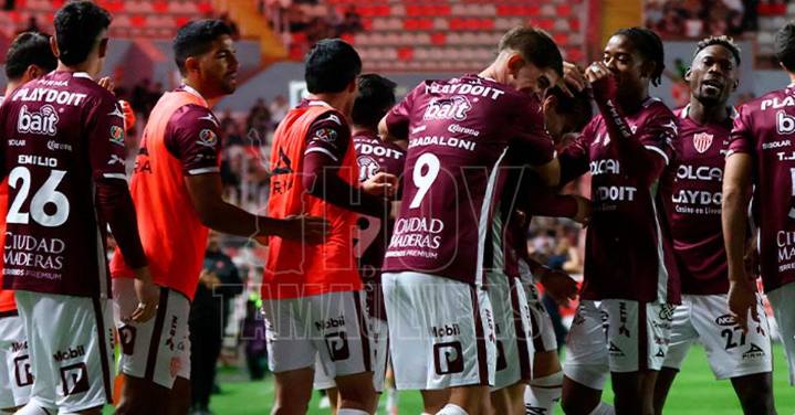 Necaxa golea a Santos en el arranque de la Jornada 16