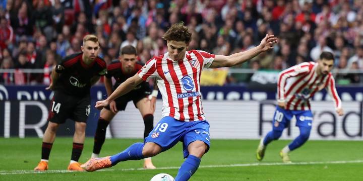 Del penal de Julián Álvarez, a la impresionante jugada de Giuliano Simeone para el gol de Almada: los argentinos brillaron en el triunfo de Atlético Madrid