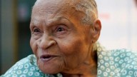Viola Fletcher, la mujer que sobrevivió a la masacre de Tulsa en Estados Unidos, murió a los 111 años