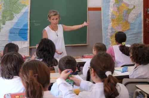 Dib Ashur admitió que el pago del "incentivo docente" aún no está garantizado para 2026