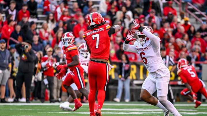 Mikail Kamara pass rusher for Indiana football, stats, Curt Cignetti motivates