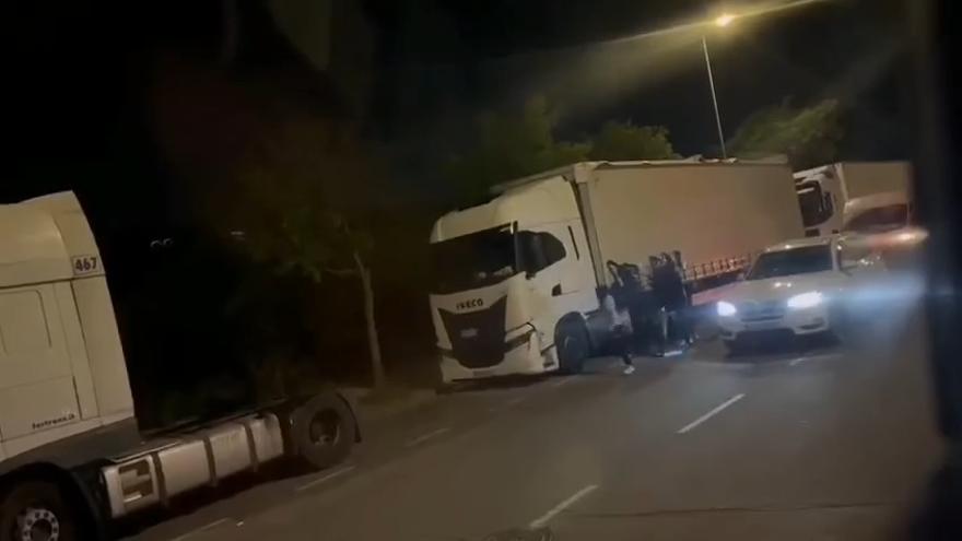 Robo de mercancía en un camión que transportaba paquetes de Amazon