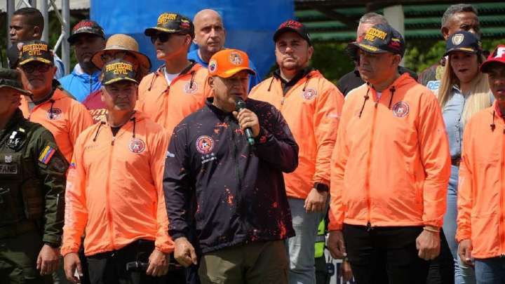 Cabello llama a la formación ante cualquier ataque al país