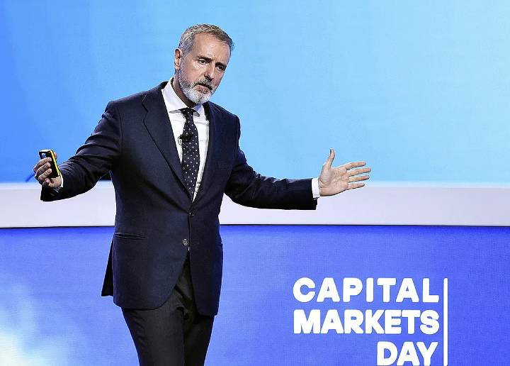 La generación de caja lastra en bolsa la hoja de ruta de Telefónica y liga el futuro del dividendo con las indemnizaciones a empleados