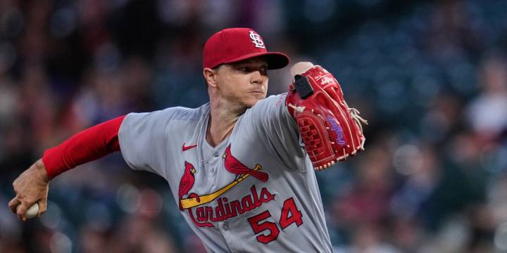Red Sox acquire right-hander Sonny Gray from the Cardinals