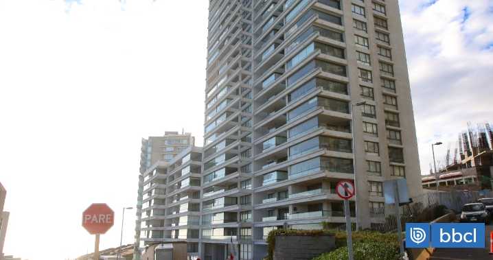 Viña del Mar: Vecinos retornan progresivamente a edificio Miramar de Reñaca a dos años del socavón