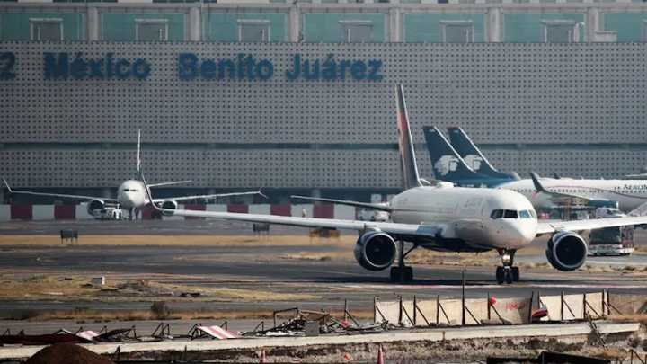 Taxistas se manifiestan en el AICM: exigen trato igualitario frente a Uber y Didi