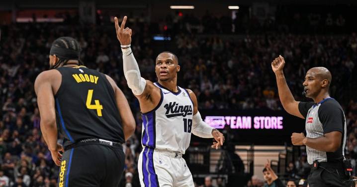 Westbrook's triple-double, Schroder's clutch run lift Kings over Warriors 121