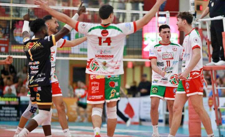 Caribes de San Sebastián se afianzan en el liderato tras vencer 3