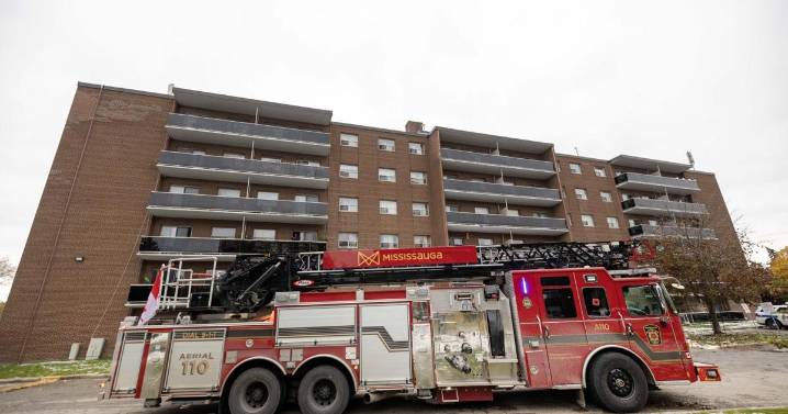 Mississauga apartment fire kills 1person, 4 others injured