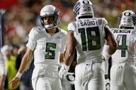 Can No. 6 Oregon's offense overcome Washington's improved defense? Big Ten showdown looms
