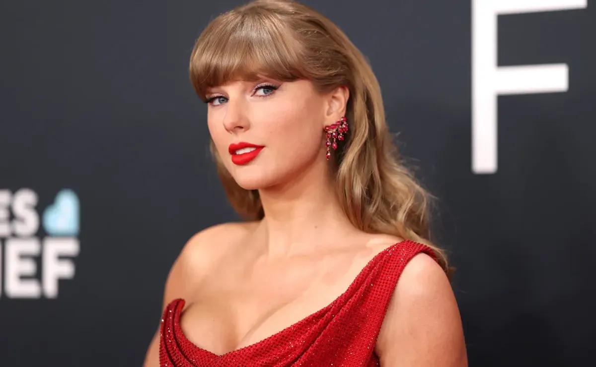 Is Taylor Swift in attendance today for the Chiefs vs Colts game in Week 12 of 2025 NFL season?