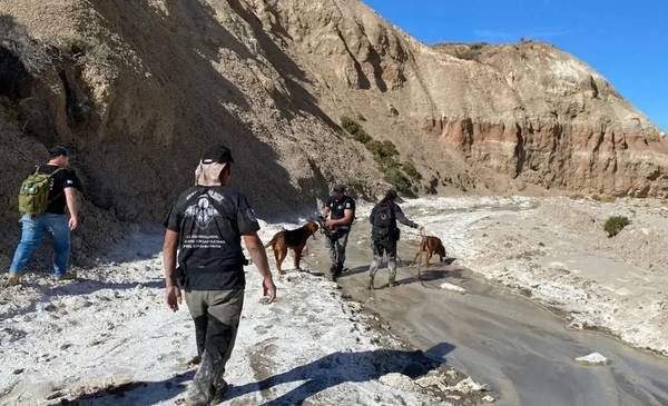 Descartan que el cuerpo hallado en Santa Cruz pertenezca a los jubilados desaparecidos en Comodoro