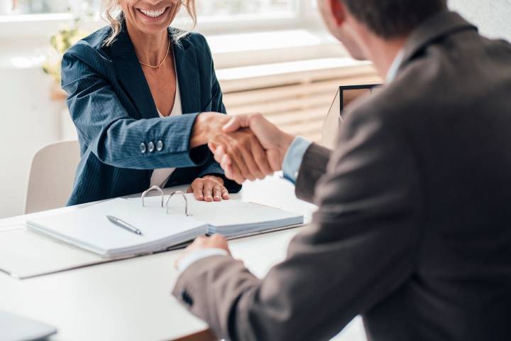 Woman Upset After Husband Turns Down Lower