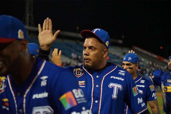 Rafael Cova a sus 43 años, consigue un nuevo salvado en su carrera y llega a los 300 ponches