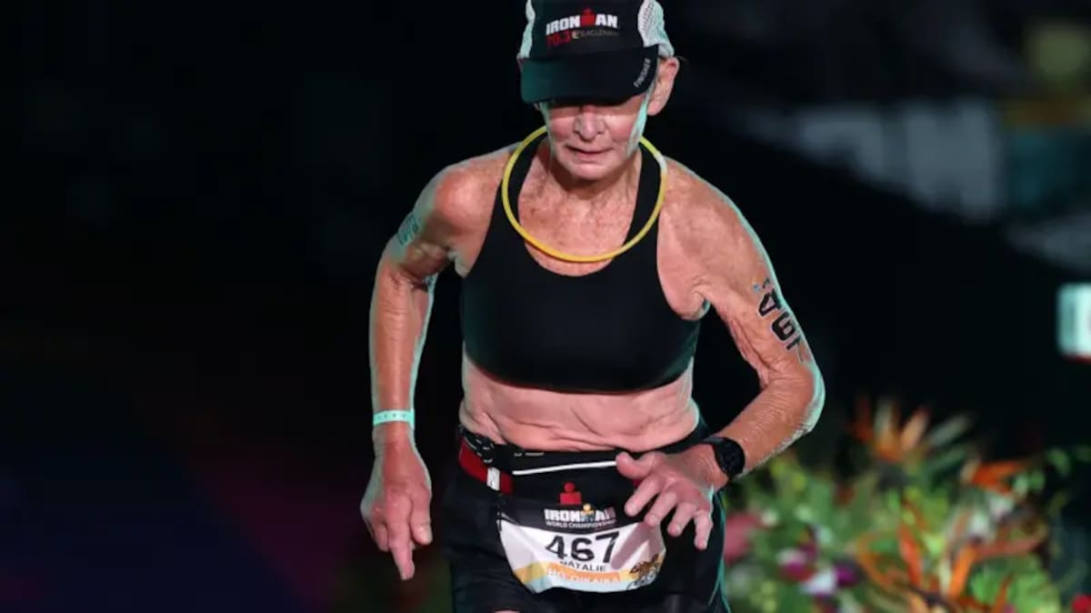 La historia de la mujer de 80 años que se convirtió en la más longeva en terminar el IronMan