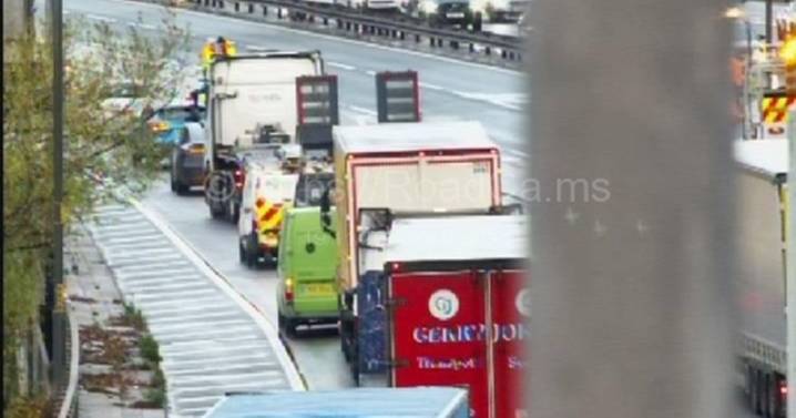 M6 traffic LIVE: Horror 3-vehicle crash sees motorway shut with 90 minute delays