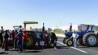 Agricultores continúan bloqueos en Guanajuato por falta de acuerdo en precios base del maíz