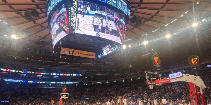 No. 17 Michigan State men’s basketball leads No. 12 Kentucky 44-27 at halftime in Champions Classic