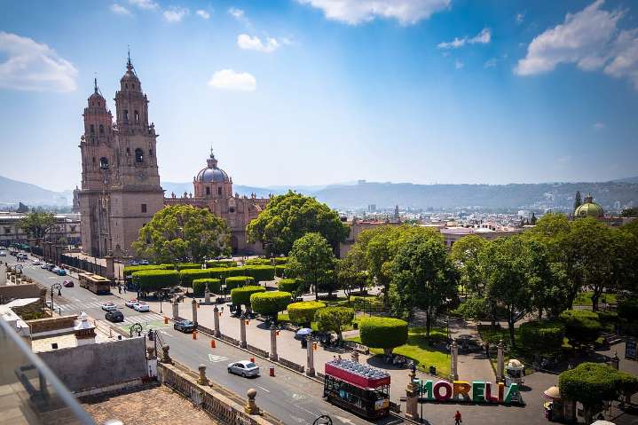 Mañana fresca y tarde templada en Morelia: abrígate y disfruta