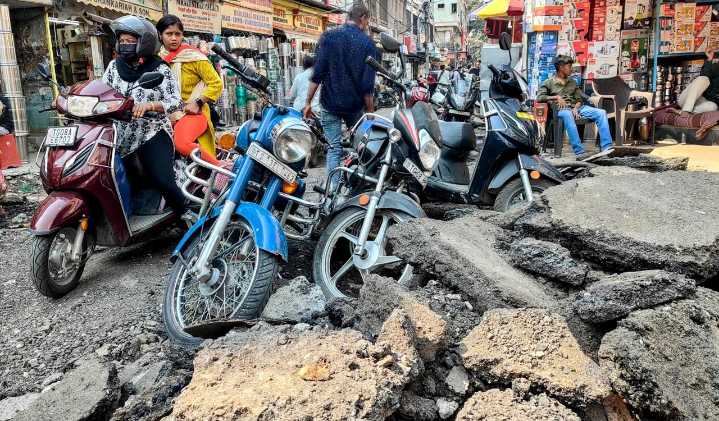 Hyderabad: Begum Bazar traffic worsens as road repair works drag on