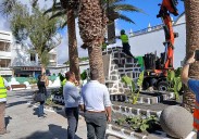 Recolocada la cruz junto a la iglesia de San Ginés sin esperar a la resignificación