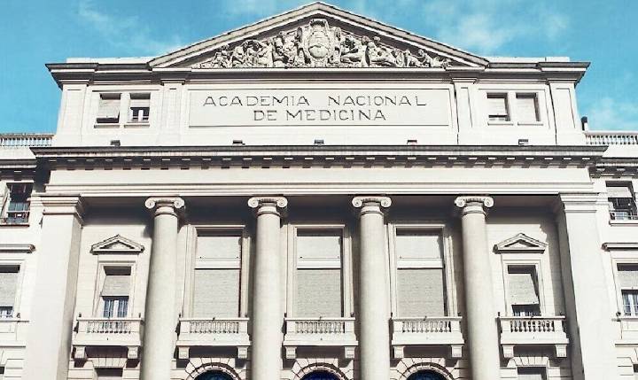 Academia Nacional de Medicina rechazó cualquier tratamiento de transición de género en menores