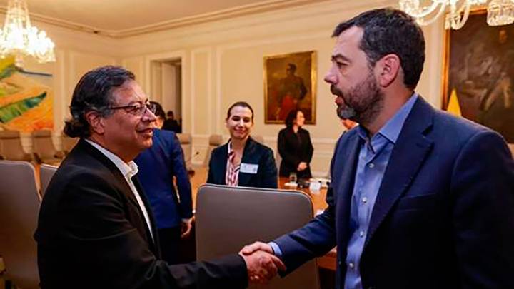 Con inversión de un billón de pesos para flota eléctrica de Bogotá,  Petro propuso reducir tarifas del transporte público