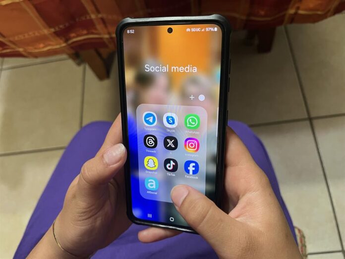 Una corte permite a Florida prohibir las redes sociales a niños menores de catorce años