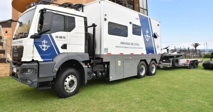 Armada presenta la primera capitanía de puerto móvil para la zona lacustre de la Región de Los Ríos