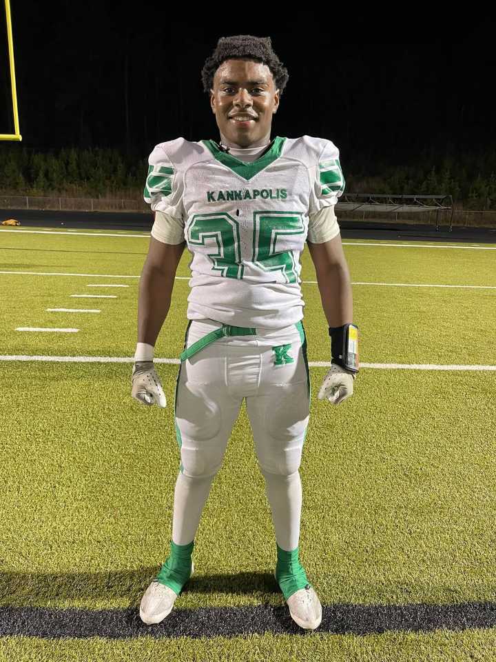 High school football: Wonders honored